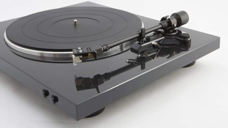Denon DP-300F negro detalle