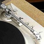 Denon DP-300F plata detalle