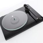 rega planar 2 negro brillante
