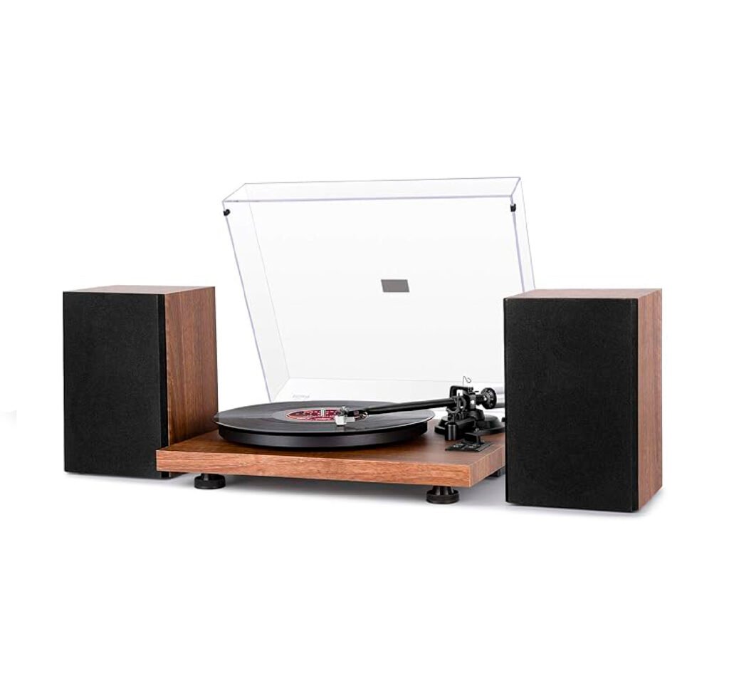 1 by One Hifi con altavoces
